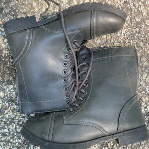 Gray boots, never worn in size 7